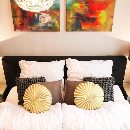 Comfort And Style In City Center With Ensuite Bathroom On Schaafenstrasse Keulen Buitenkant foto