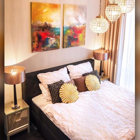 Comfort And Style In City Center With Ensuite Bathroom On Schaafenstrasse Keulen Buitenkant foto