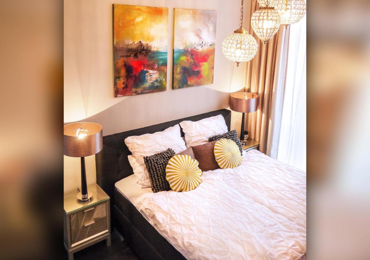 Comfort And Style In City Center With Ensuite Bathroom On Schaafenstrasse Keulen Buitenkant foto