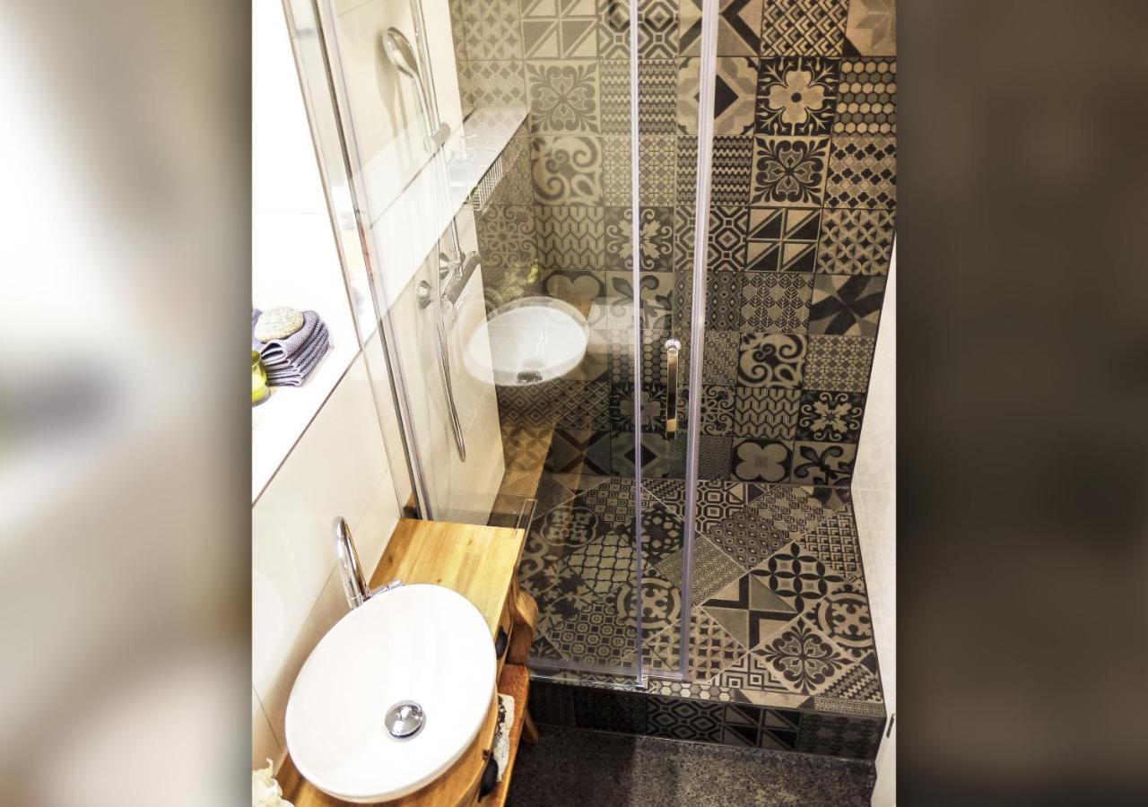 Comfort And Style In City Center With Ensuite Bathroom On Schaafenstrasse Keulen Buitenkant foto