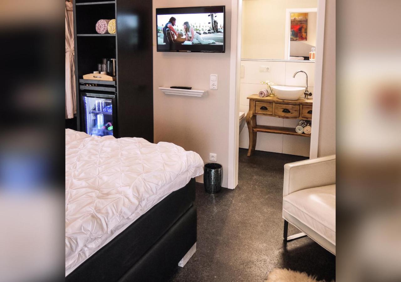 Comfort And Style In City Center With Ensuite Bathroom On Schaafenstrasse Keulen Buitenkant foto