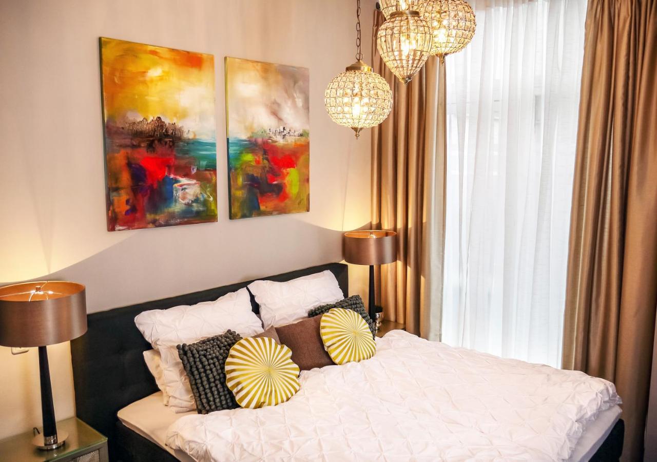 Comfort And Style In City Center With Ensuite Bathroom On Schaafenstrasse Keulen Buitenkant foto