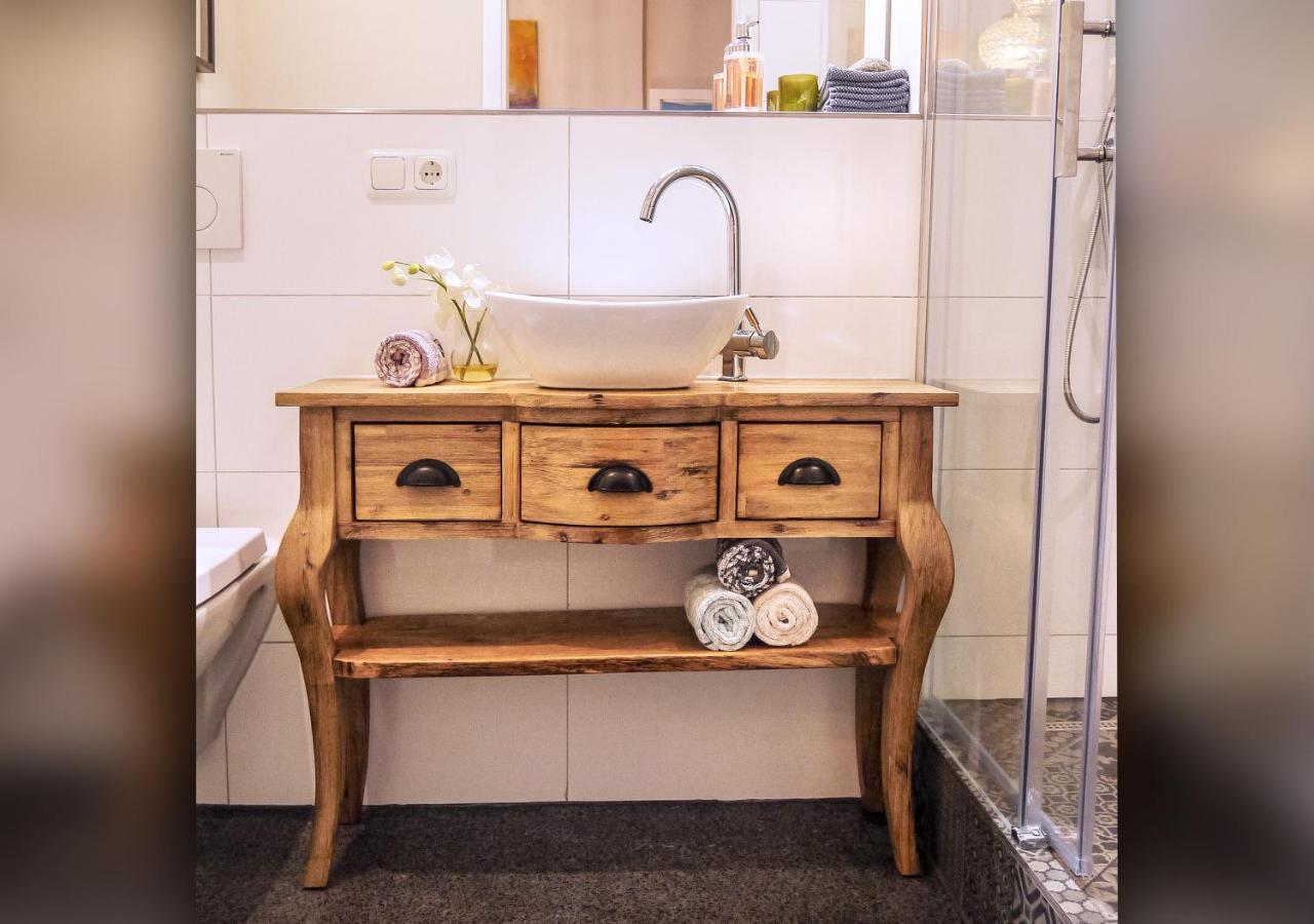 Comfort And Style In City Center With Ensuite Bathroom On Schaafenstrasse Keulen Buitenkant foto